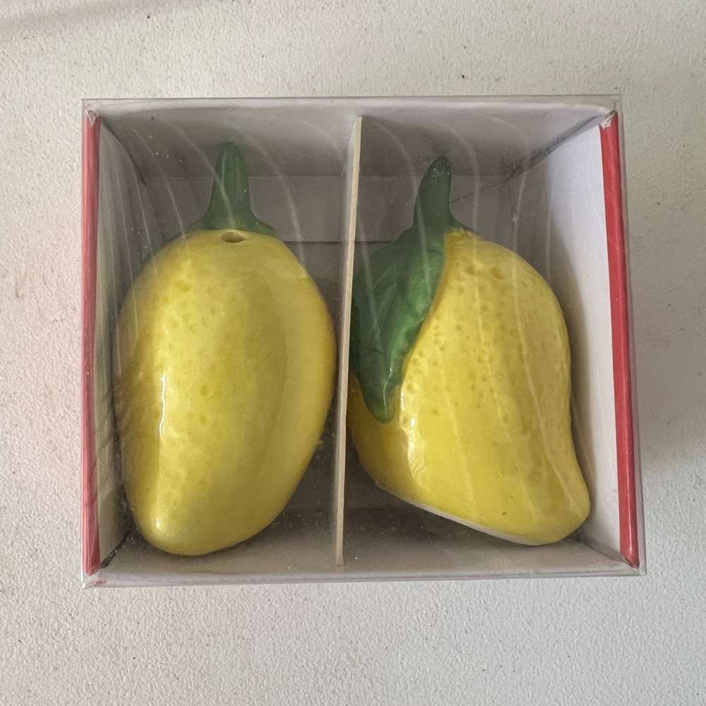 Lemon decor salt and pepper shakers